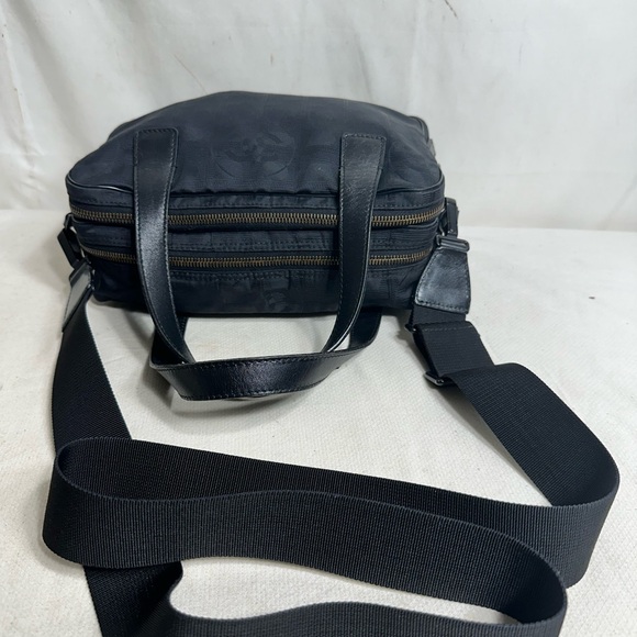 Chanel Handbag - Picture 6 of 10